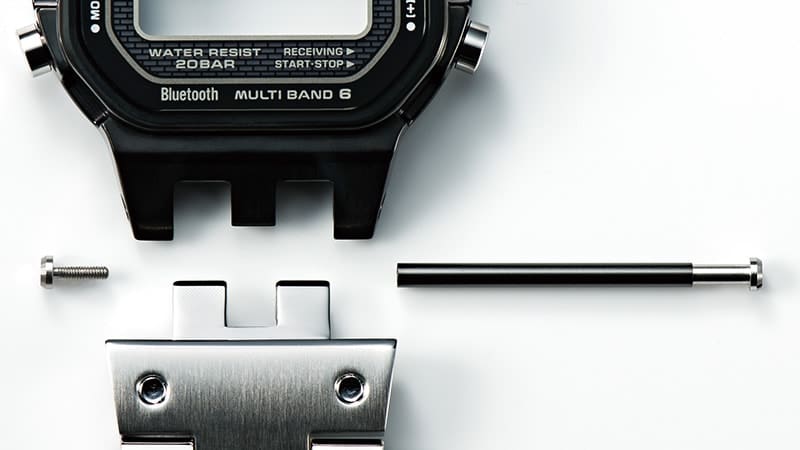 Band and bezel connection pin for the GMWB5000 series watches 