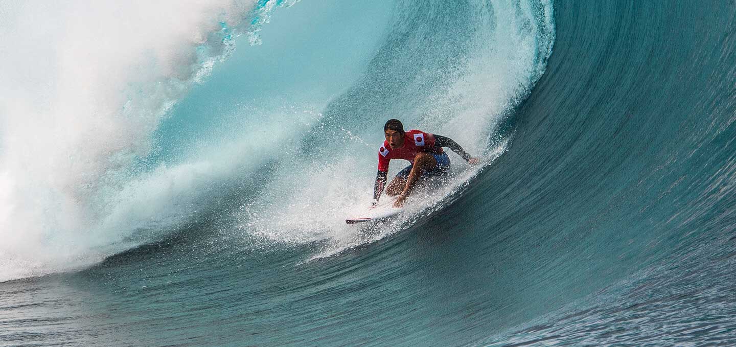 kKanoa Igarashi surfing a big wave