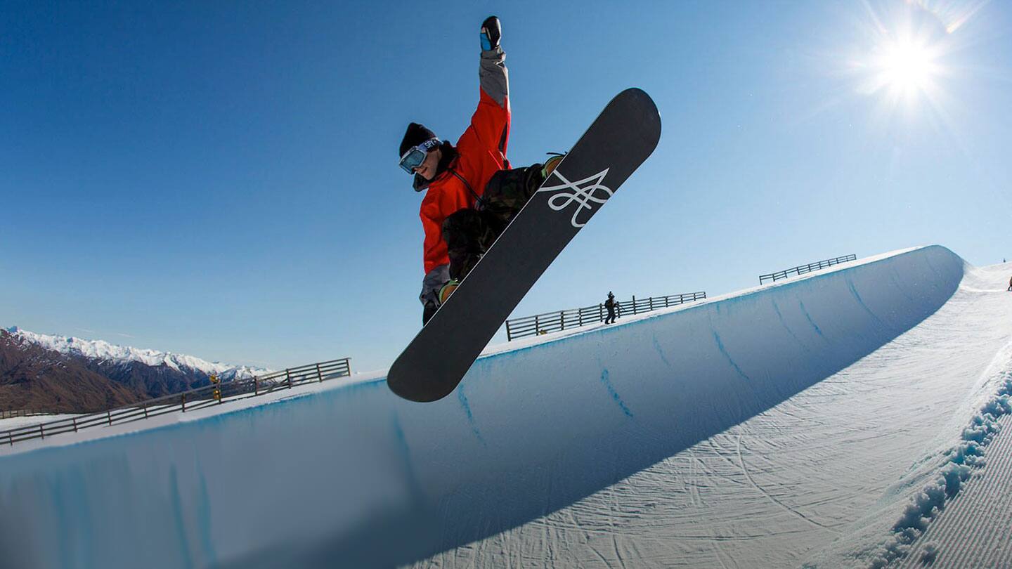 Louie Vito snowboarding - G-SHOCK