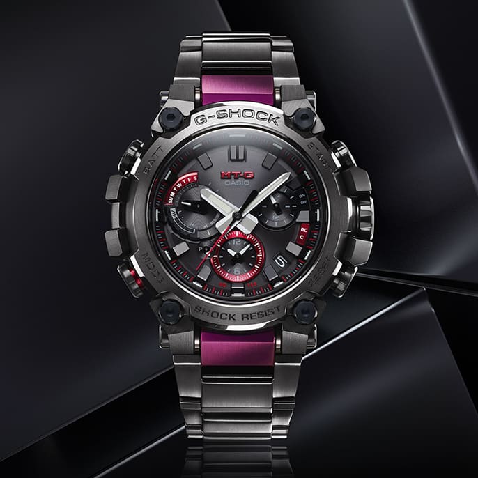 Closeup of G-SHOCK MTG-B3000 Black watch